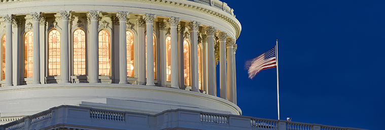 us-capitol-building-at-night