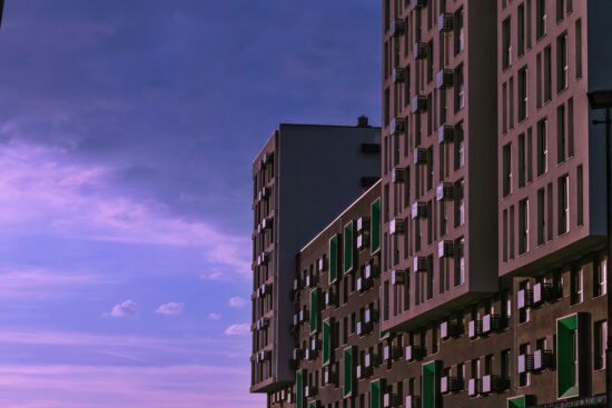 Style, sky, sunset. Misto Trav apartment block